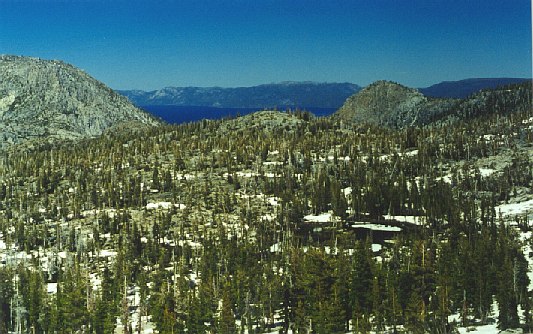 laketahoefrom8400ftridge.jpg (73112 bytes)