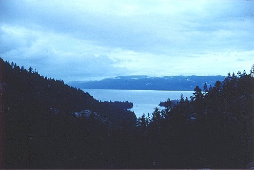 laketahoenight2.jpg (30529 bytes)