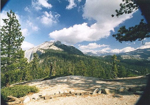 eastofhalfdome1.jpg (74229 bytes)